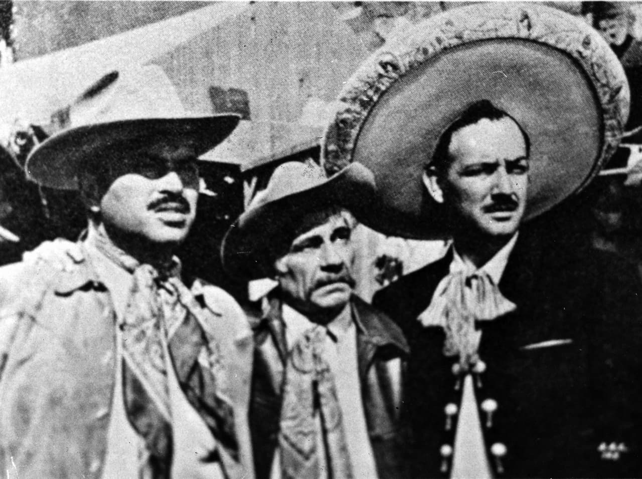 El 18 de junio de 1963 Pedro Armendáriz se disparó en el Hospital de la Universidad de California. El actor cayó en una profunda depresión tras ser diagnosticado con cáncer cuatro años atrás, por lo que tomó esta decisión al enterarse que tan solo le quedaba un año de vida.