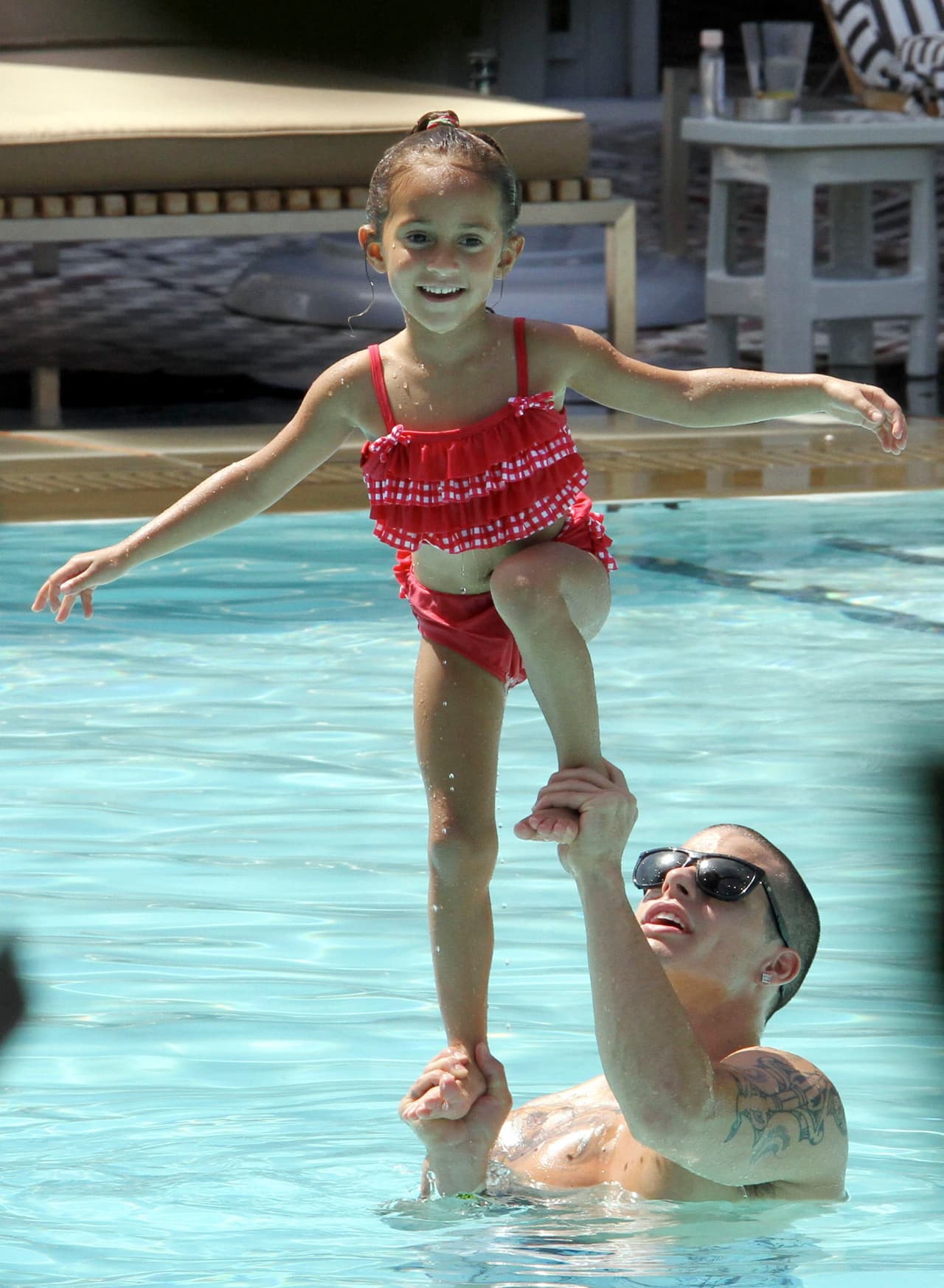El traje de baño no podía faltar dentro del closet de la pequeña Emme.