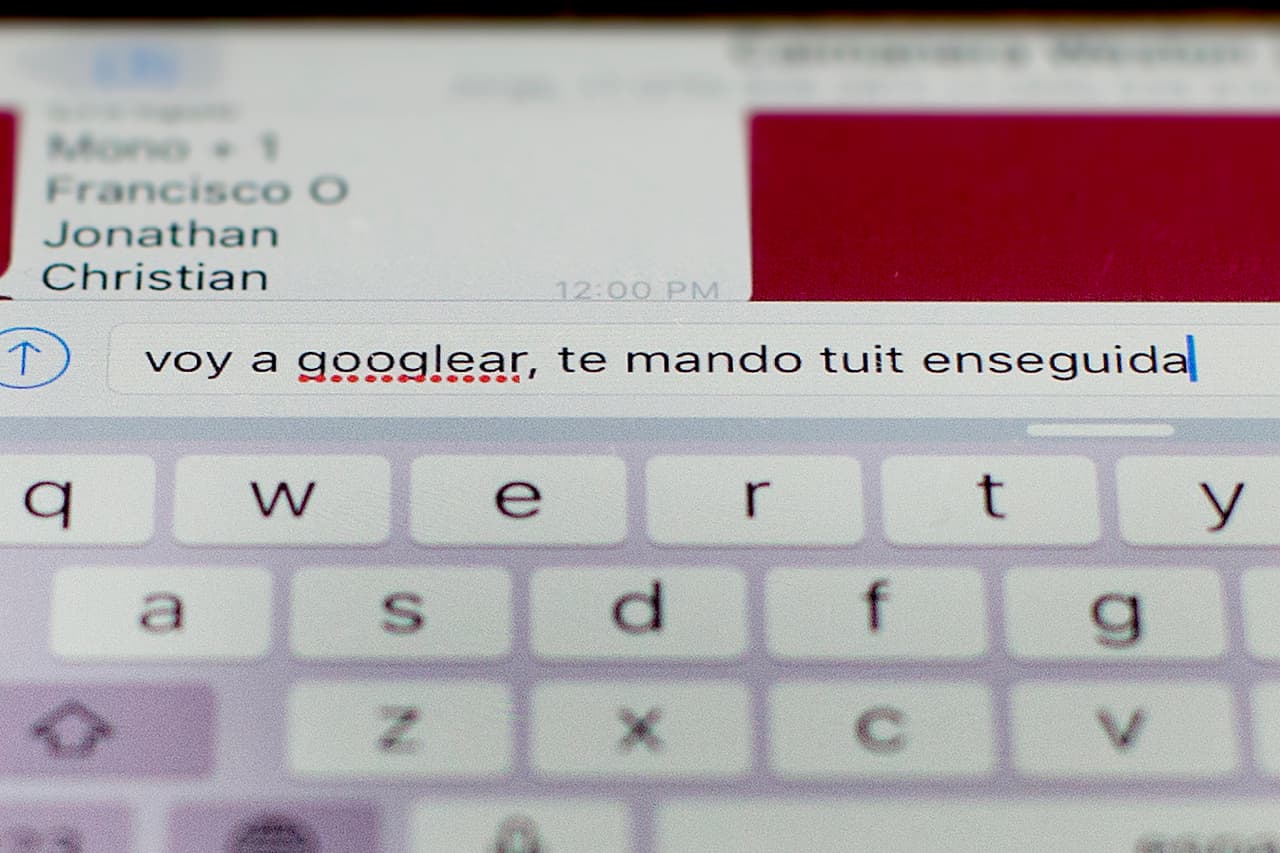 Entre el trino y el tuit: cómo las redes sociales han influido el idioma español