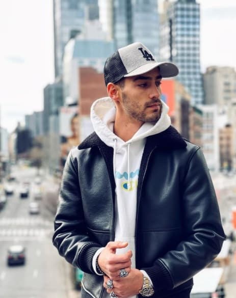 Su primer papel en televisión fue en 2007 con la serie ‘La familia P. Luche’, a lado de su mamá; ahí interpretó a un niño llamado Michael.