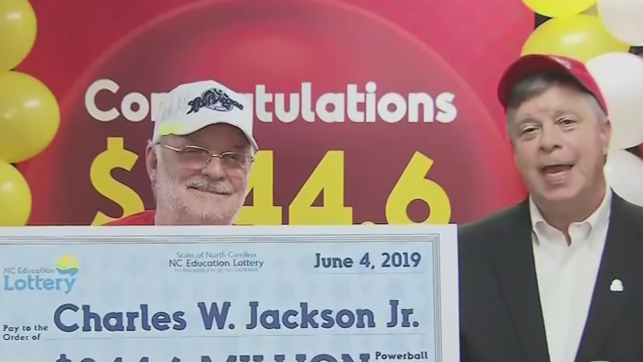 Ganó $344 millones usando los números que venían en una (verdadera) galleta de la suerte