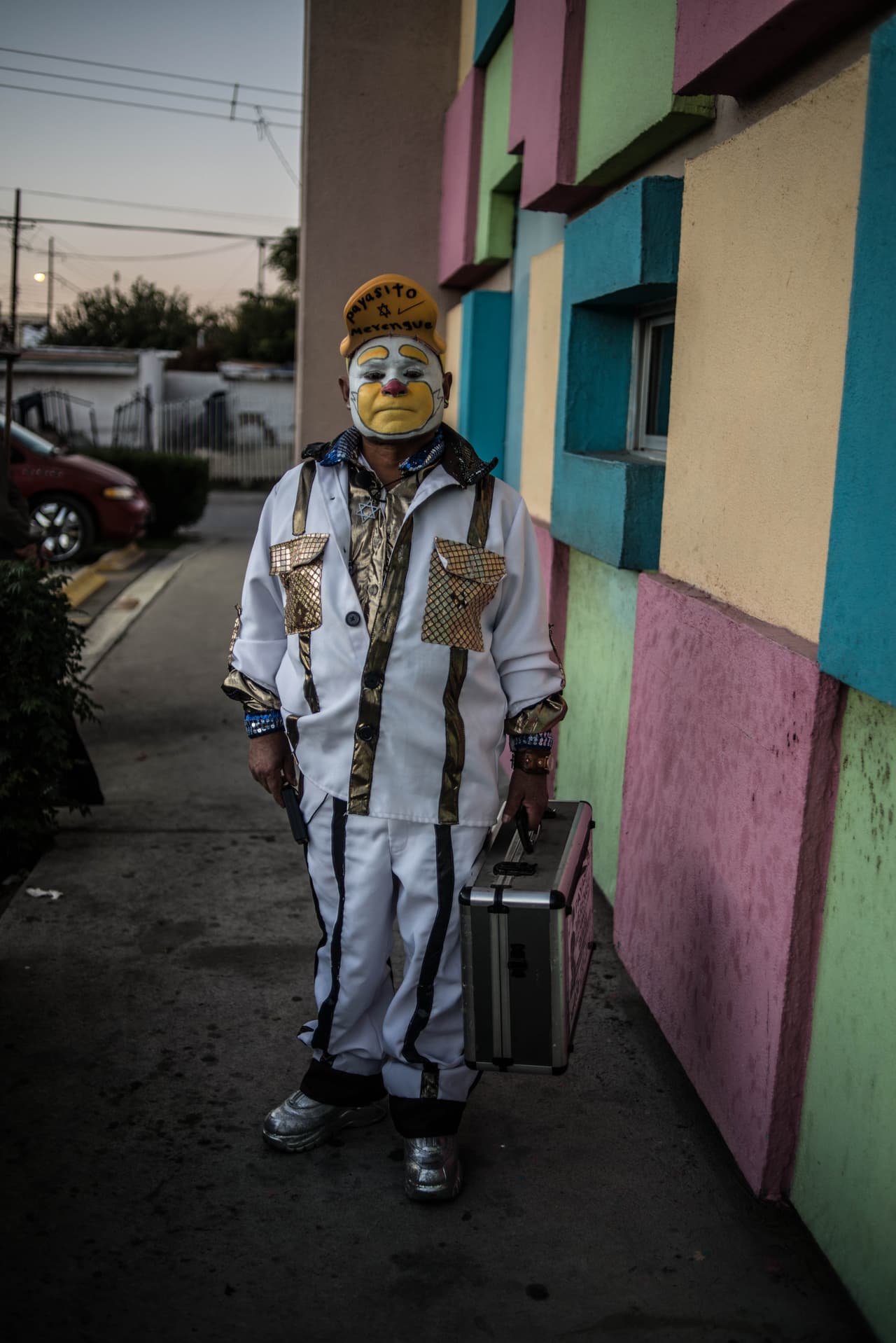 Atento a los últimos acontecimientos, se prepara para rendir un homenaje a Juan Gabriel de la forma que sabe hacerlo."Yo quería trabajar para Juan Gabriel y no lo logré" dice el Payasito Merengue sin ningún rastro de arrepentimiento.