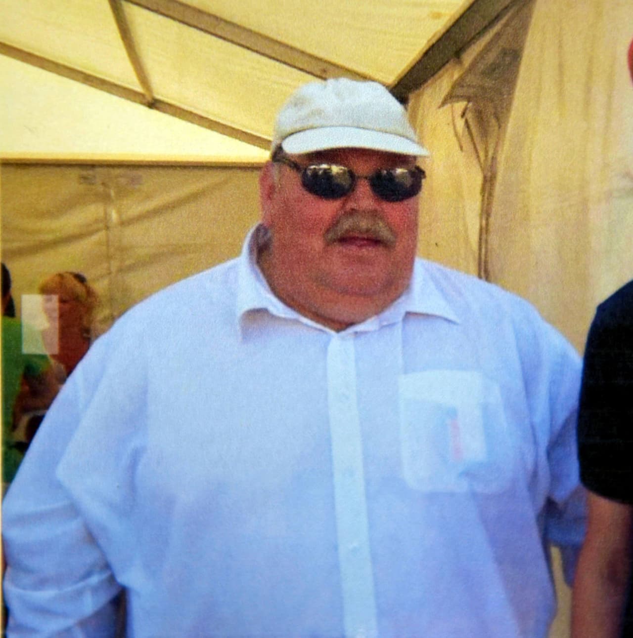 Stephen Gallacher, es padre de tres hijos y a sus 55 años solía pesar 420 libras.