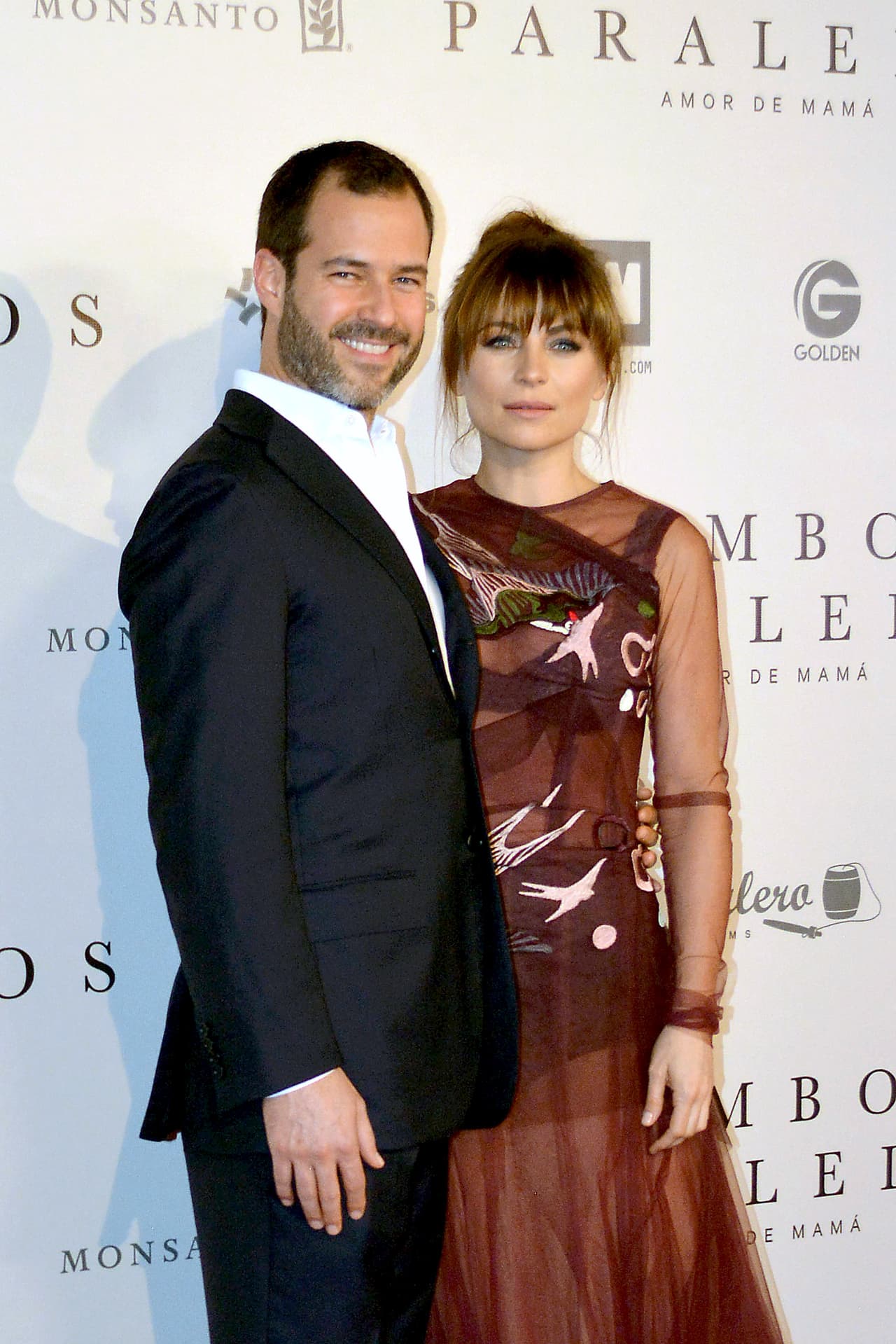 <b><a href="https://www.univision.com/entretenimiento/escandalo-de-celebridades/el-esposo-de-ludwika-paleta-niega-vinculos-con-una-secta-que-explota-a-mujeres" target="_blank">La organización NXVIM</a></b> fue acusada de reclutar mujeres de entre 30 y 40 años con la promesa de empoderarlas y propiciar que renunciaran a sus carreras, amigos y familia para convertirse en seguidores de su líder, Keith Raniere, quien fue sentenciado en junio pasado por el caso en una corte de Nueva York y recibirá su condena a principios de 2020.