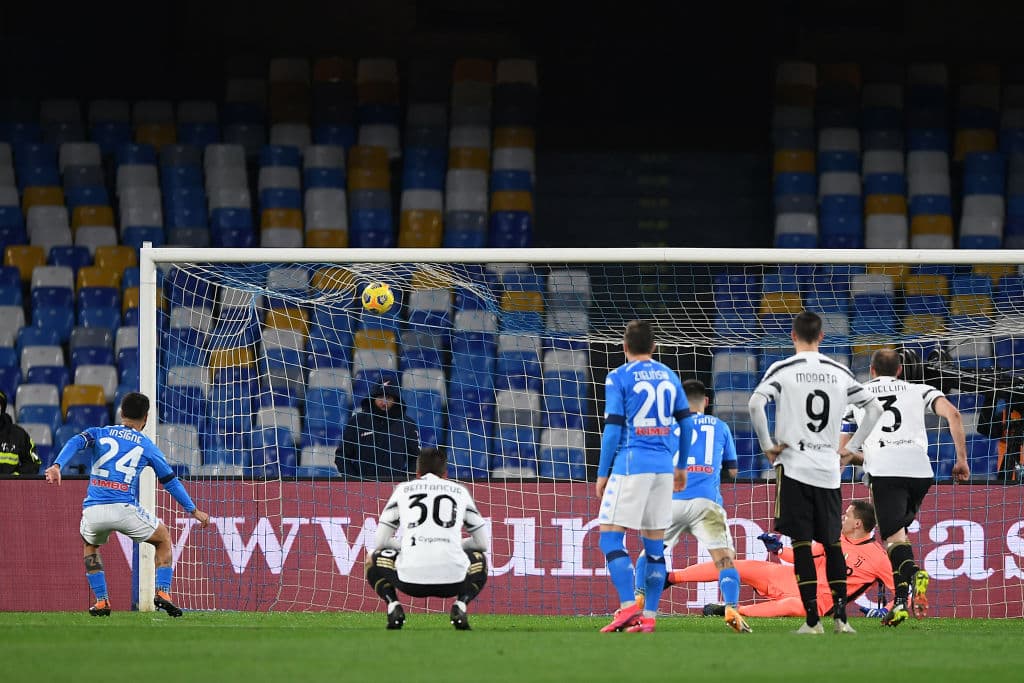 Lorenzo Insigne (31’) marcó desde los once pasos el tanto de la victoria. A media semana, Juventus se medirá al Porto en los Octavos de Champions y Napoli hará lo propio ante Granada en duelo de Europa League.
