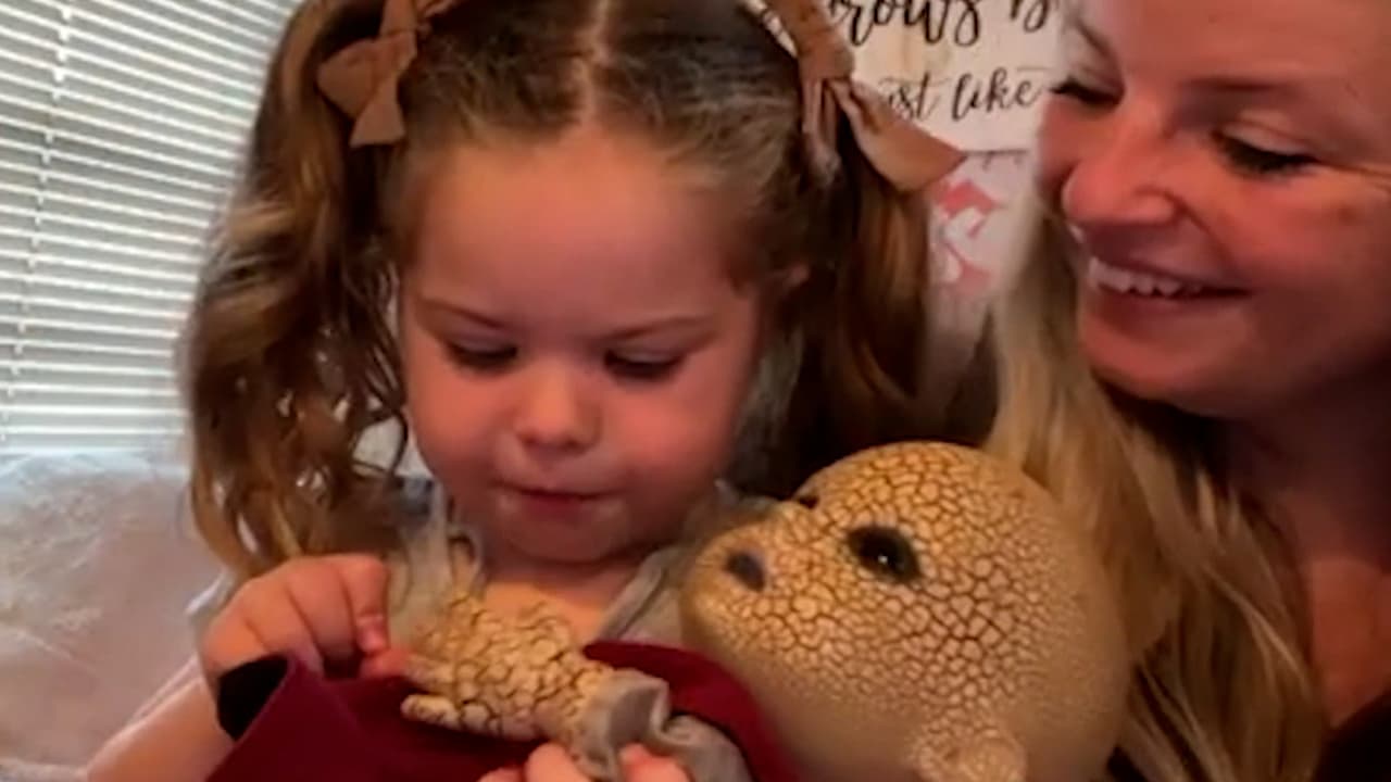 ‘Espeluznante Chloe’: una niña de 3 años se hace viral por su amistad con una muñeca diabólica