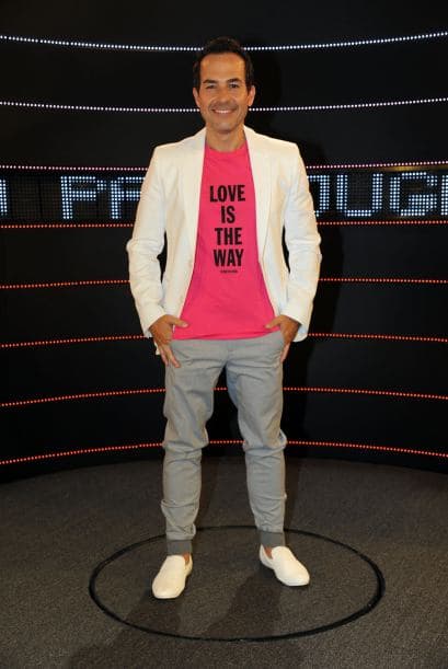 Como siempre, el talento de Univision llegó en grande a la alfombra de Premios Juventud. El azul, los colores vivos y la moda veraniega predominó.