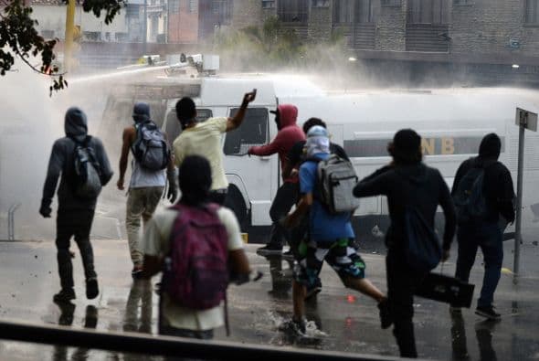 Luis Acosta, primo de la víctima, indicó que Jesús Enrique Acosta, un estudiante de ingeniería de 20 años, fue asesinado cerca de su casa en La Isabelica.