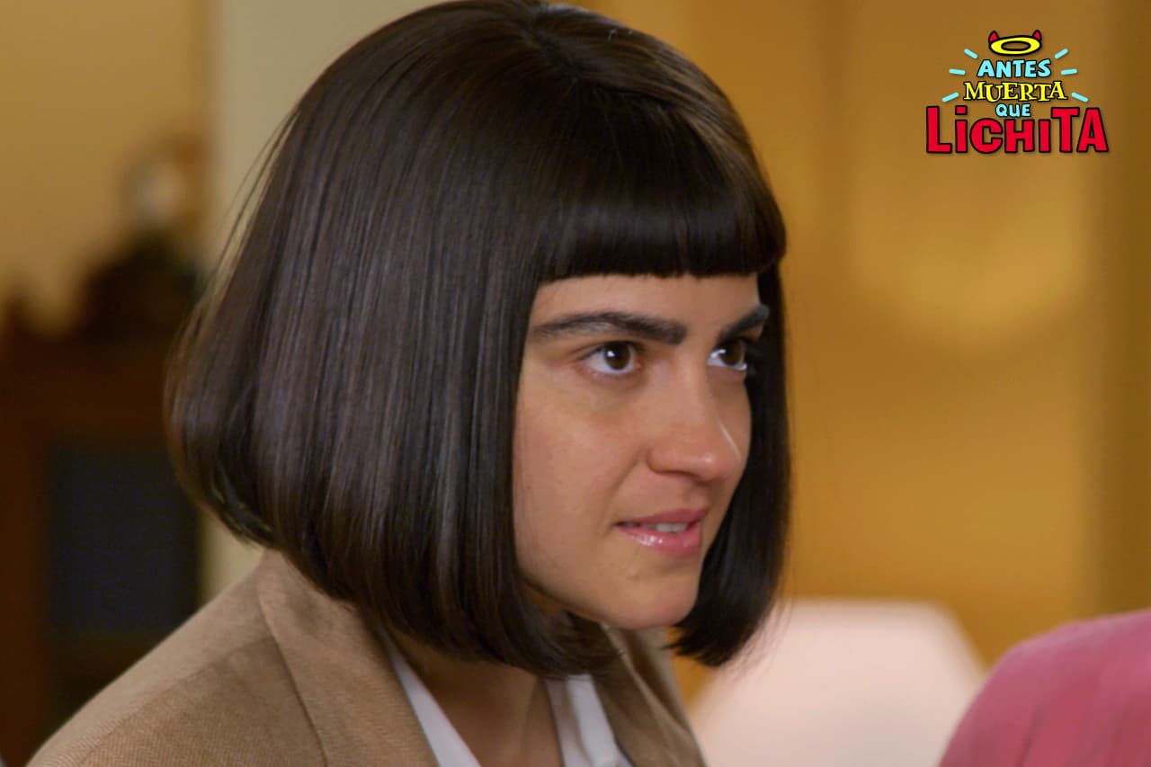 Lichita se arma de valor y amedrenta a los oficiales para que dejen en paz a Magos, miente al presumir su "influyente relación" con el Comandante Rabadán.