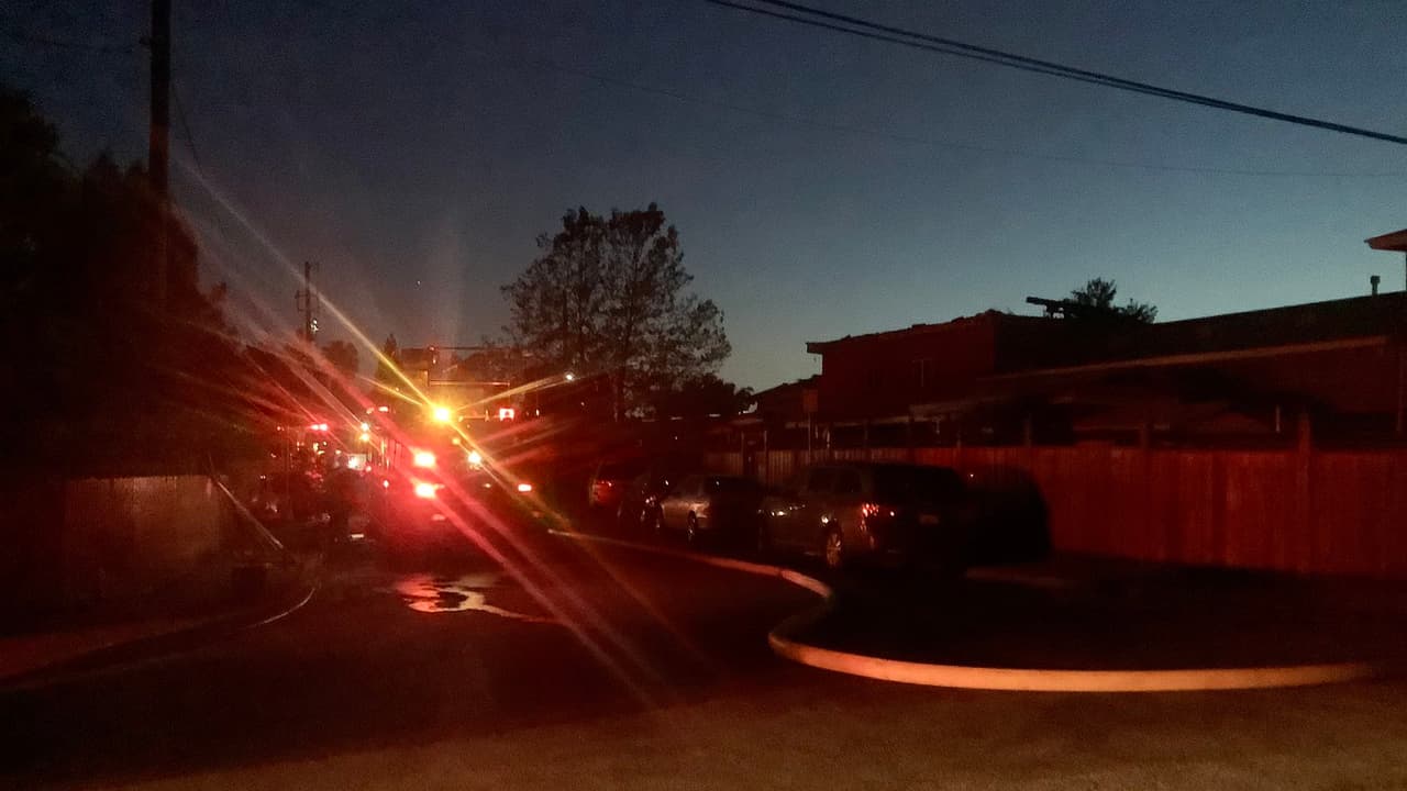 Además, Pisani informó que cuatro residentes que viven detrás del templo fueron desplazados debido al incendio. No se reportaron heridos y aún se desconoce la causa del incendio. Las autoridades seguirán investigando el incidente.