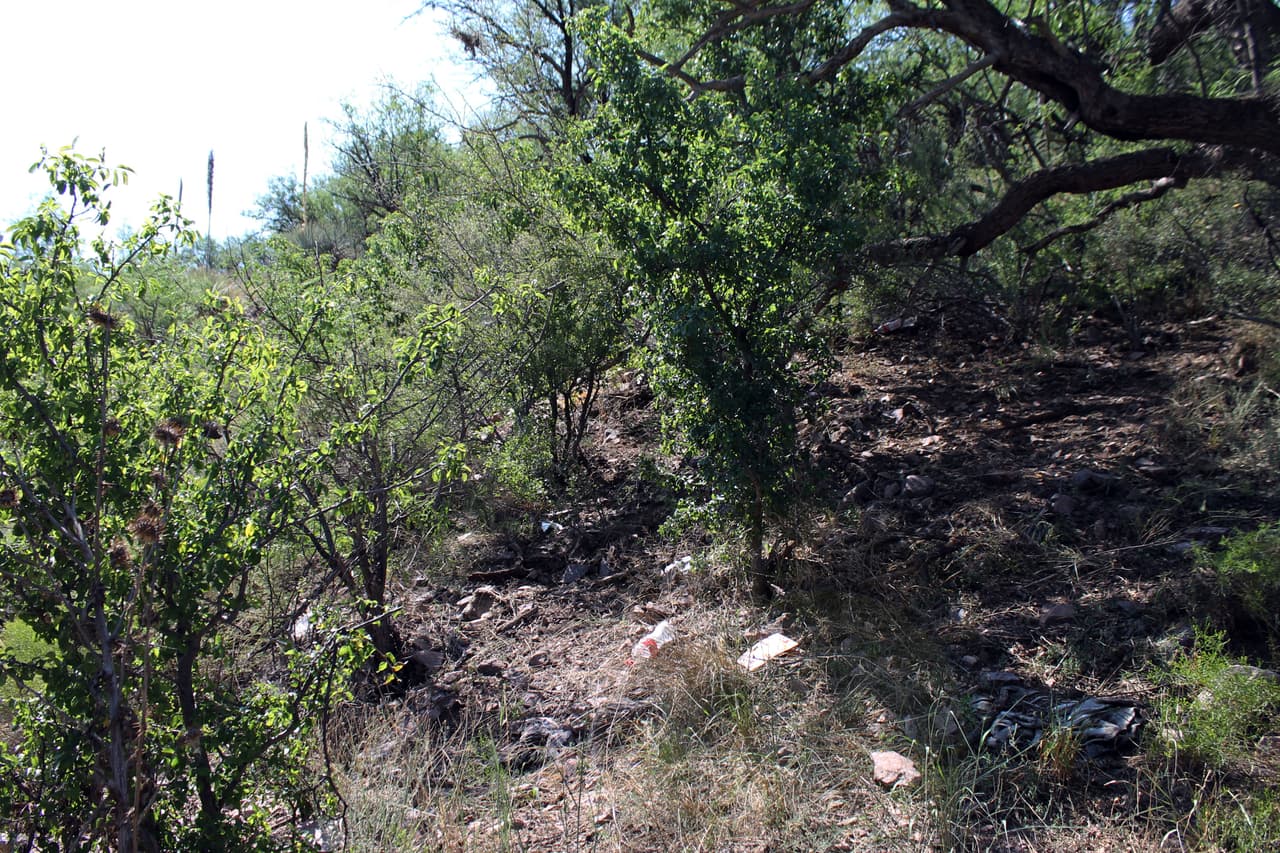 Cruce de indocumentados y narcotráfico deja problema ambiental en la frontera