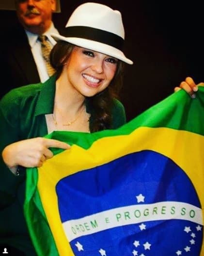 Por todos lados es admirada, los brasileños, por ejemplo, la aman y ella no deja de mostrar su emoción cada que pisa esas tierras.