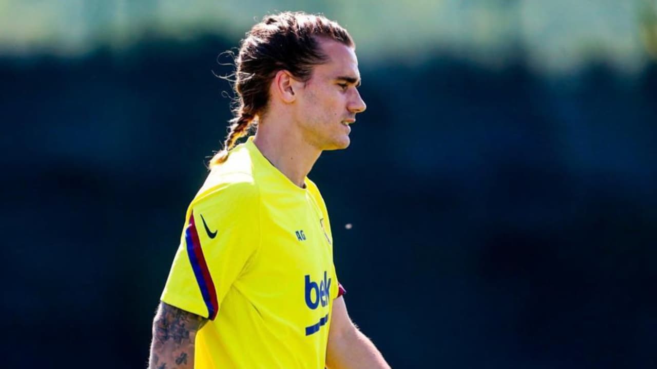 Messi y Griezmann estrenan ‘look’ en la práctica del Barcelona

