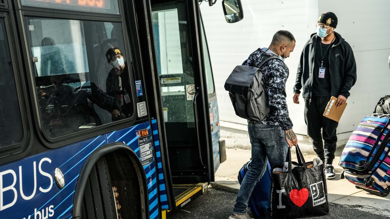 Abrirán nuevo refugio para inmigrantes en Manhattan, con casi 500 habitaciones