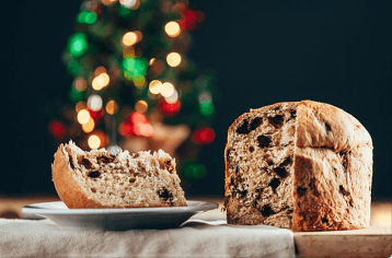 El 
<b>Panettone</b> es un postre típico italiano de larguísima tradición en ese país. En los últimos tiempos está siendo adoptado en otras mesas de muchas otras partes del mundo. Se comparte fácilmente y es una deliciosa merienda para ofrecer en estas fiestas.