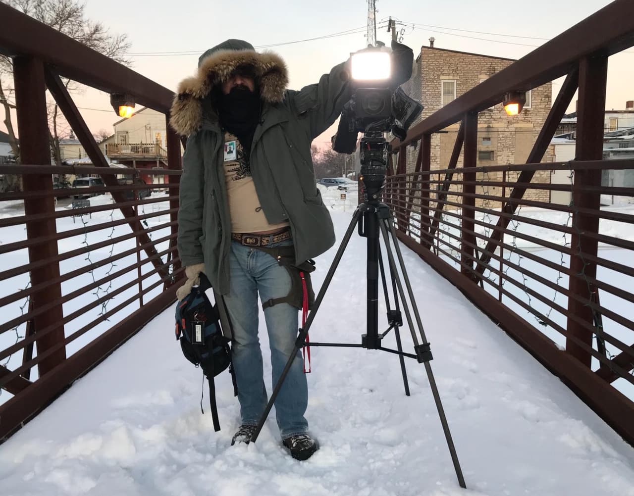Arturo Lizaralde está preparado para trabajar en el frío extremo que golpeó a Chicago.