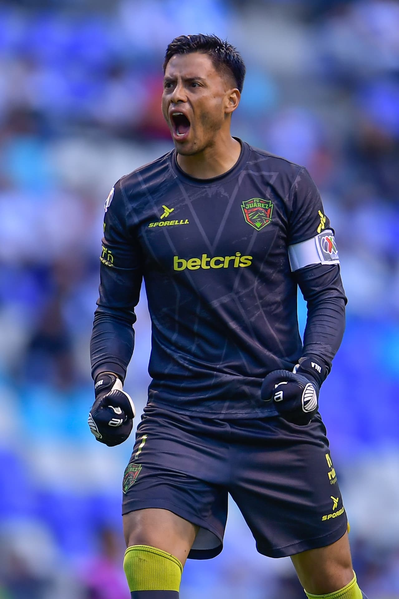 Así festejó Talavera, que figura en el encuentro, el segundo tanto de los fronterizos.