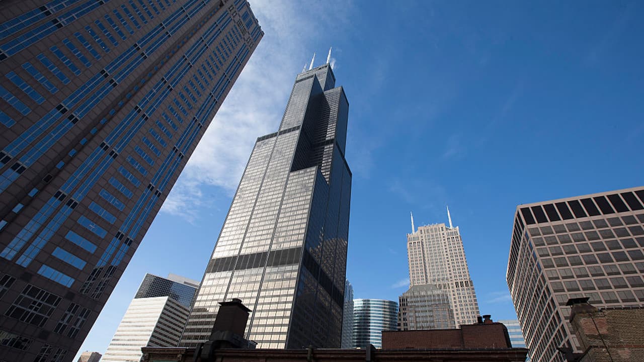 Chicago recibe el mes de abril con sensación gélida y copitos de nieve 