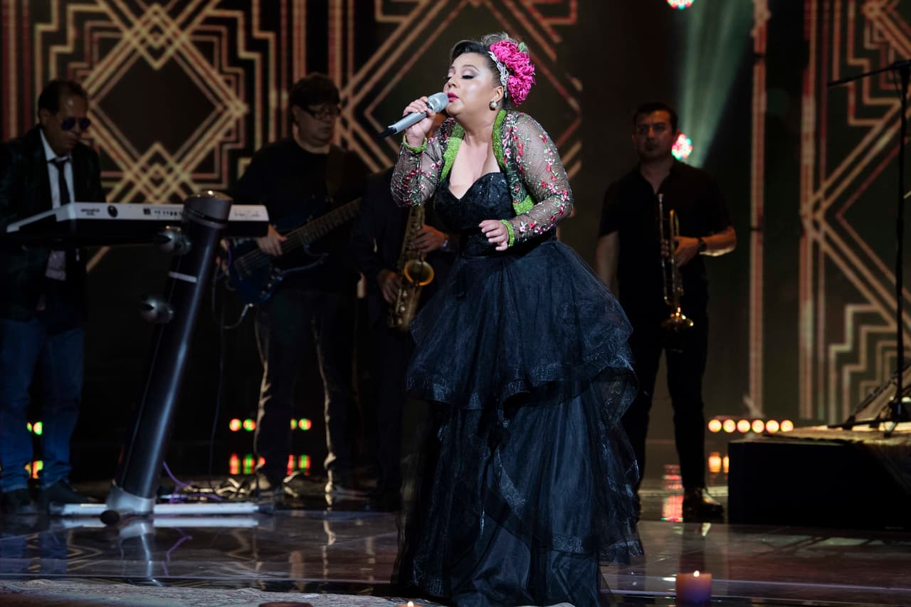 Por su parte Verónica Linares cantó 'Amor Eterno' con mucho sentimiento y como solo Rocío Dúrcal sabía hacerlo.