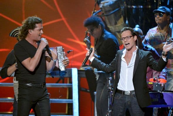 Carlos Vives y Marc Anthony ganaron como Mejor Canción Tropical por el tema 'Cuando nos Volvamos a Encontrar'.