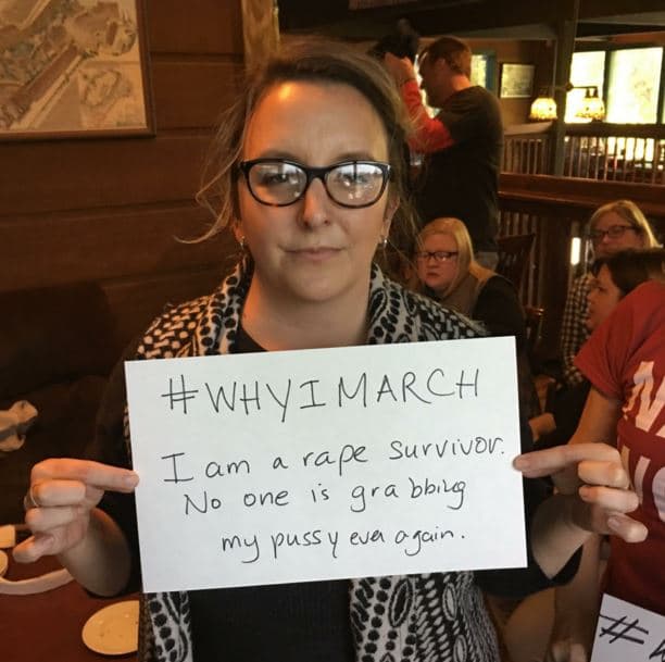 “Soy una sobreviviente de violación. Nadie va a agarrar mis órganos genitales nunca más”, escribió una texana haciendo alusión al video del presidente electo Donald Trump de 2005 donde presume de manosear y besar a las mujeres sin preguntar.