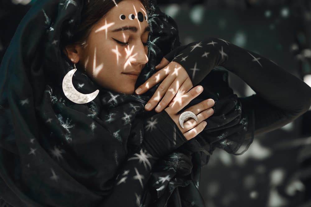 ¡Feliz Luna nueva!
<br>
<br>
<b>Ana Polanco </b>
<br>
<b><a href="https://www.instagram.com/adnastral/" target="_blank">@adnastral</a></b>
<br>