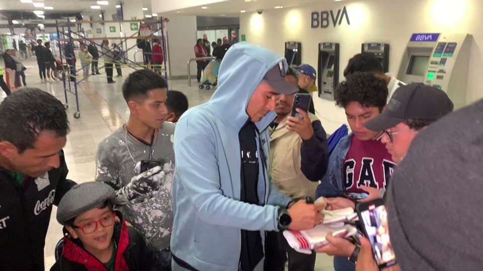 Ochoa por fin llega a México y es el último en reportar con el Tri 