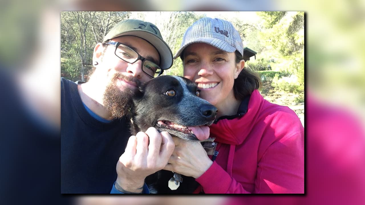 Nick Esposito, de 35 años, un paracaídista experimentado, murió el domingo junto a Jeanna Renee Triplicata, de 18 años, luego que el paracaídas que usaban no abriera correctamente.