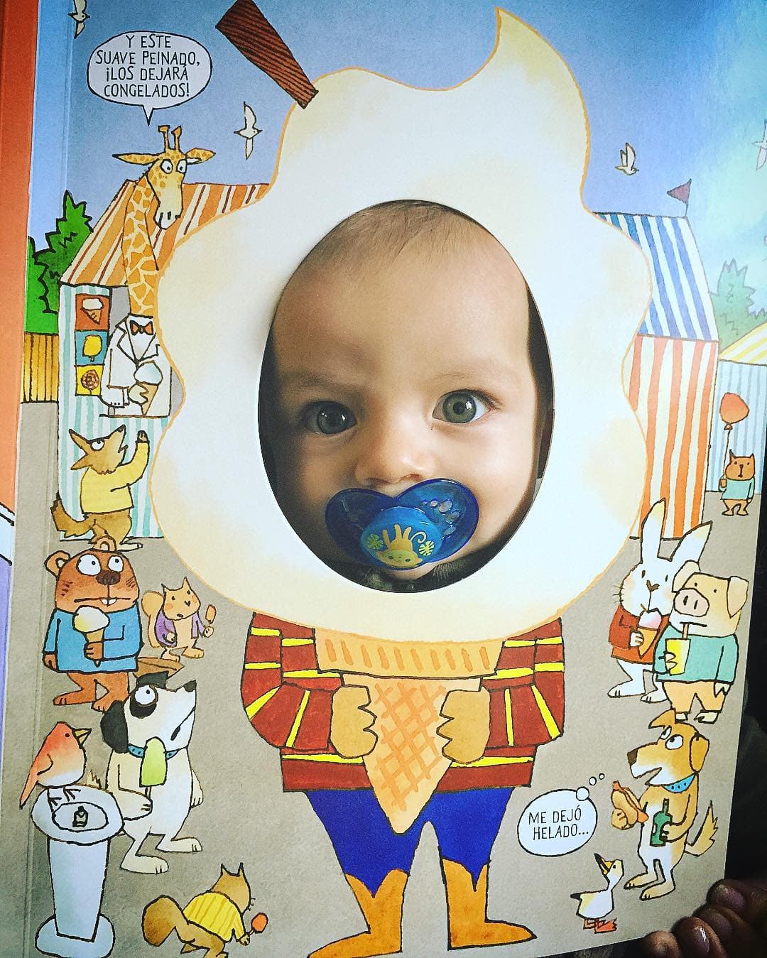 La actriz sigue disfrutando cada etapa de su hijo, es por eso que no deja de compartir los mejores momentos del pequeño en redes sociales: "Mi helado favorito ❤️", comentó 
<b><a href="http://www.univision.com/temas/silvia-navarro">Silvia</a></b> en esta tierna imagen.