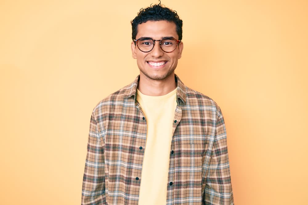 Puedes estar en medio de una situación difícil pero mantener el buen ánimo, y es algo muy importante puesto que no te dejas llevar ni por sensiblerías o emocionalismos, sino lo haces de manera directa y concreta.
<br>