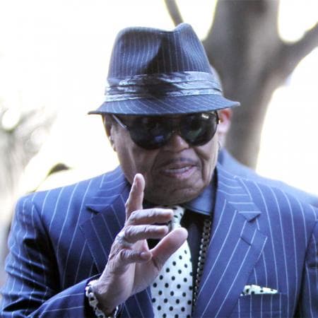 Según el portal La Botana, los brasileños reportaron que el productor de 87 años consumió tres pastillitas azules, lo cual le ocasionó el infarto y el derrame cerebral.