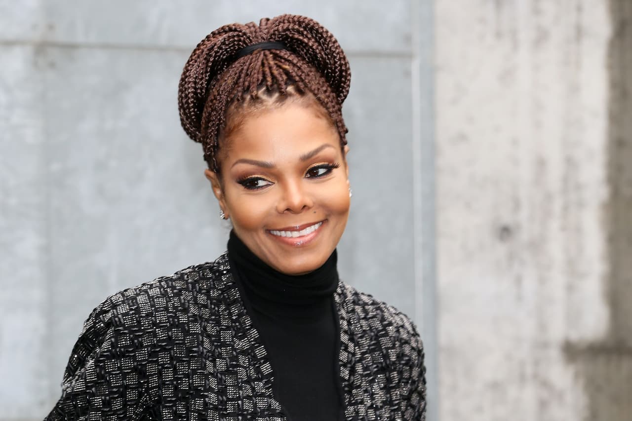 Janet Jackson afronta con 'fortaleza' su primer embarazo