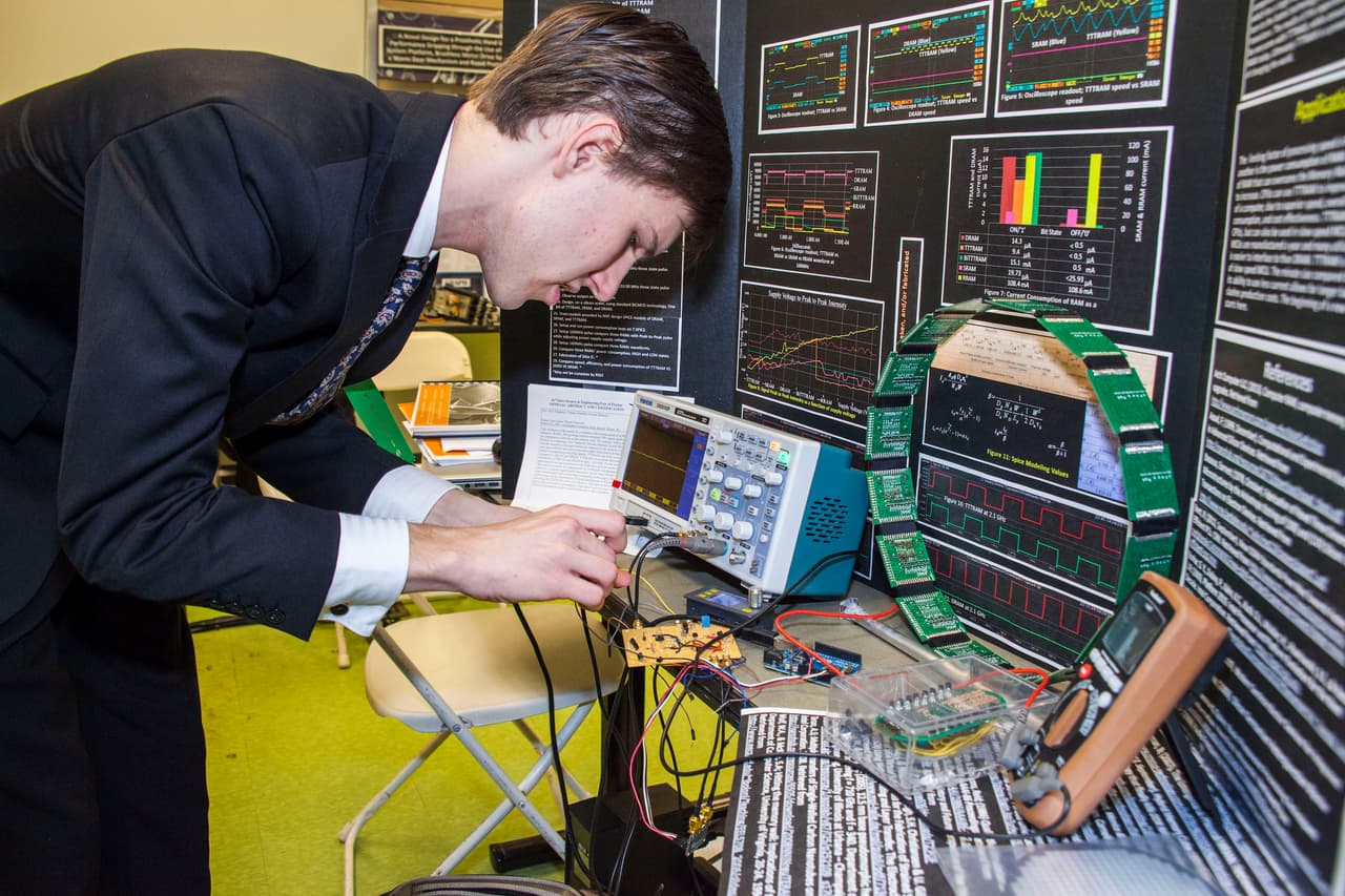 Robots y coding protagonizan la Expo STEM de Miami Dade