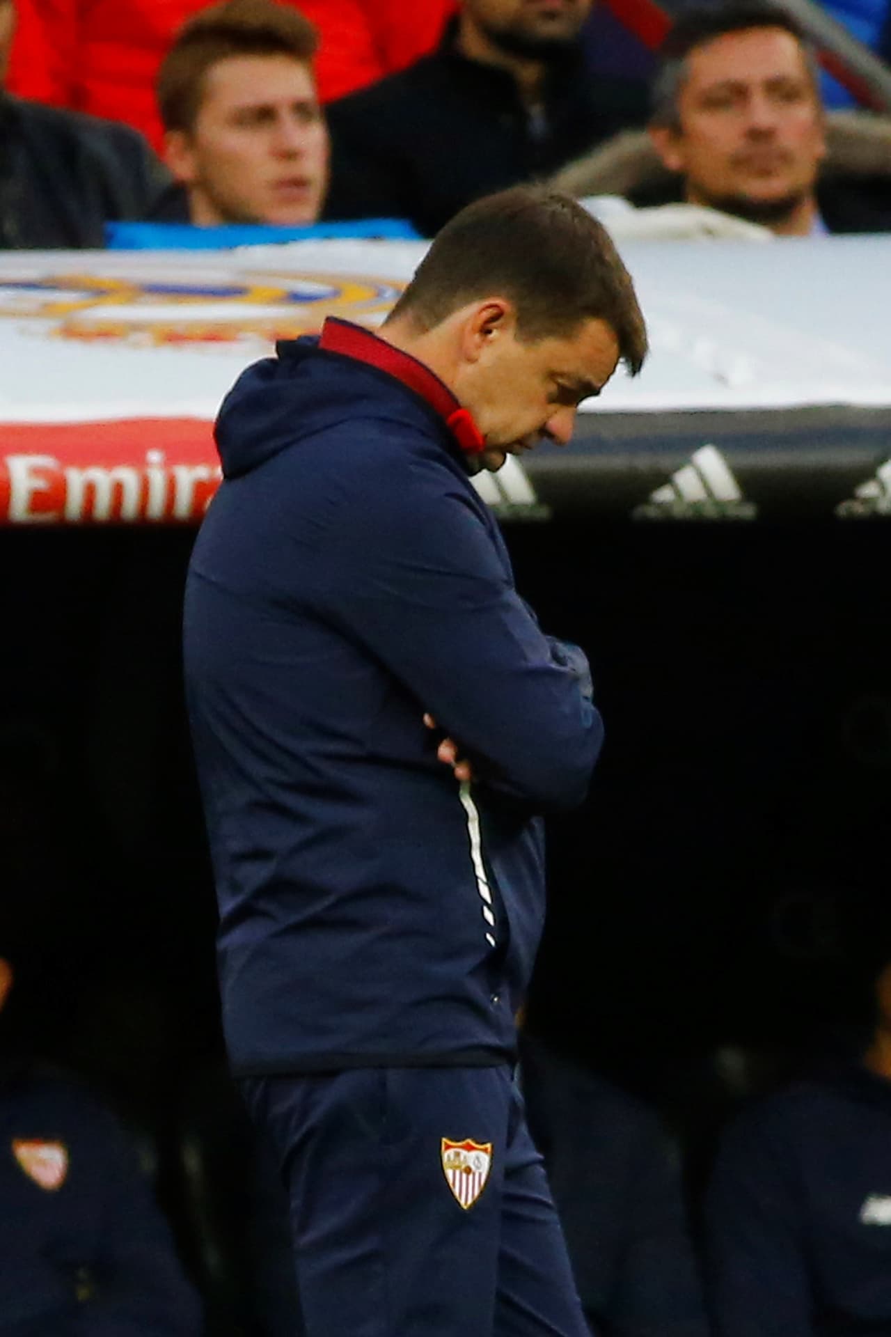 Erneso Marcucci, segundo al mando en el Sevilla y encargado por la incapacidad del 'Toto' Berizzo, no lo podía creer.