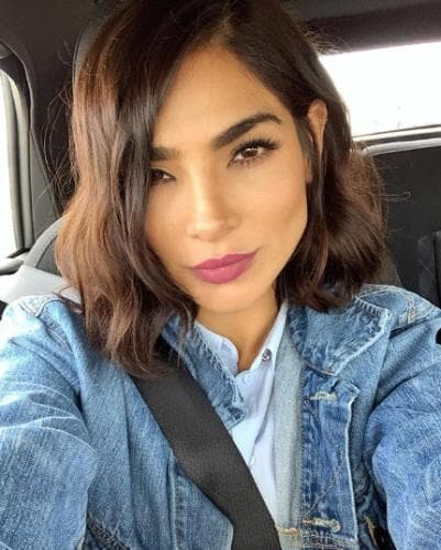 La doctora que interpreta en Rubí es una mujer muy entregada a su profesión, pues tiene en sus manos la salud de los niños.