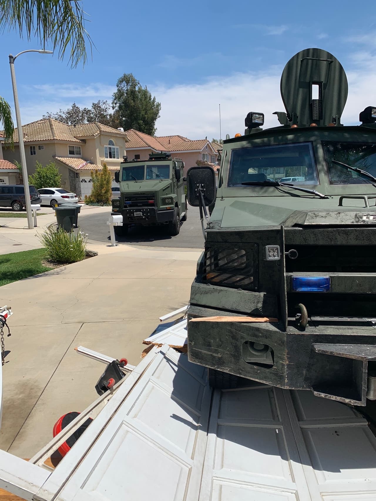 La Fiscalía de San Bernardino presentó
<b>10 cargos en contra de McGuire por secuestro, tortura, violación y sodomía</b>, entre otros.