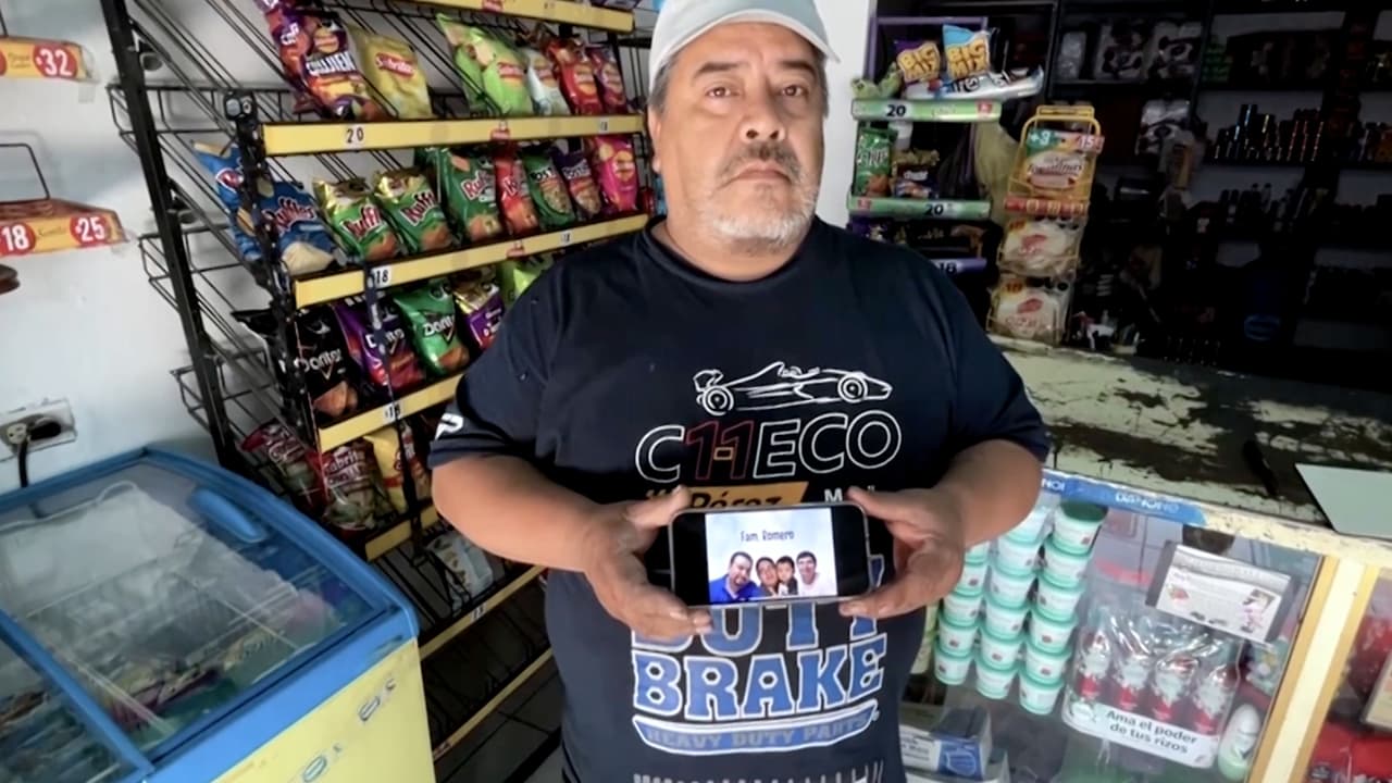 Leonardo Rangel, su esposa y su hijo pequeño desaparecieron el 4 de julio cuando el río Guadalupe arrasó su casa en Kerrville, Texas. 
<br>
<br>Su hijo mayor fue hallado con vida, pero de ellos no hay rastro. Más de 180 personas seguían desaparecidas el 8 de julio.