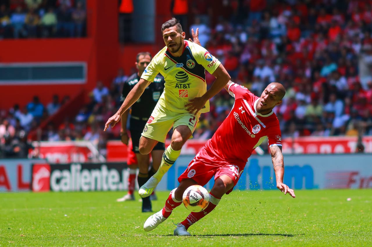 En el segundo tiempo, un autogol de Jonathan Maidana (derecha) al minuto 67' puso en ventaja a los Azulcrema por 2-1.