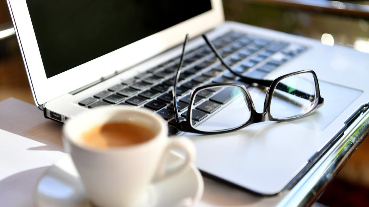 Los créditos del coronavirus forman parte de la declaración de este año. Sin embargo, la vocera del IRS aclara que no es para cobrarlos, sino más bien para conciliarlos.