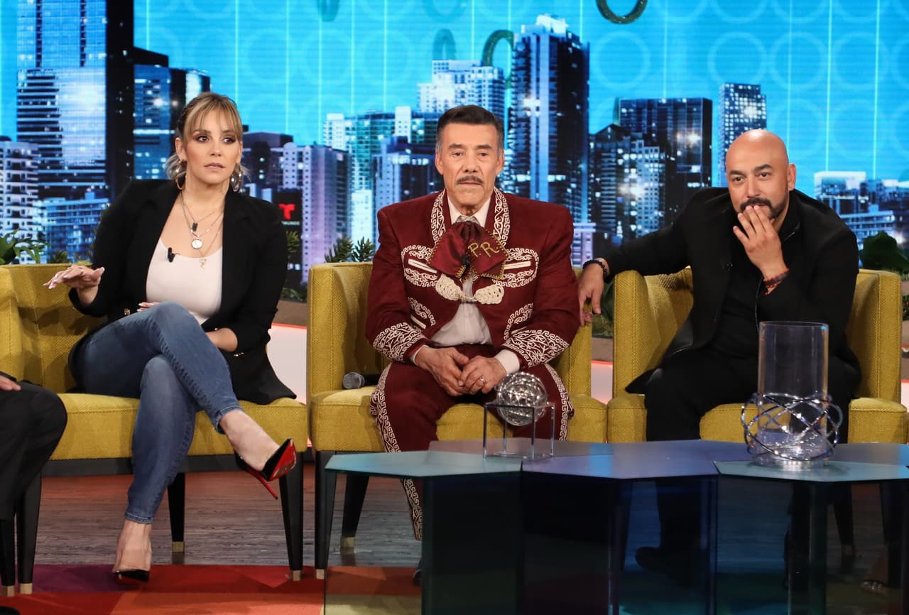 El anuncio del próximo proyecto de Chiquis, que hizo a través de su cuenta de Instagram, coincidió con el lanzamiento de una 
<b><a href="https://www.univision.com/shows/despierta-america/entre-lagrimas-los-rivera-presentan-una-cancion-desconocida-de-jenni-rivera-video">producción inédita</a></b>
<a href="https://www.univision.com/shows/despierta-america/entre-lagrimas-los-rivera-presentan-una-cancion-desconocida-de-jenni-rivera-video"> </a>de la ‘Diva de la Banda’ que hicieron en Long Beach otros integrantes de la familia Rivera (su abuelo don Pedro y sus tíos Lupillo, Juan y Rosie Rivera).