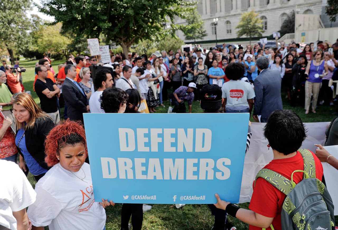 <b>5 de octubre de 2017 |</b>"Defiendan a los dreamers" fue el lema que partidarios de los derechos de los inmigrantes usaron en Washington, DC para que legisladores aprueben una ley que los ampare.