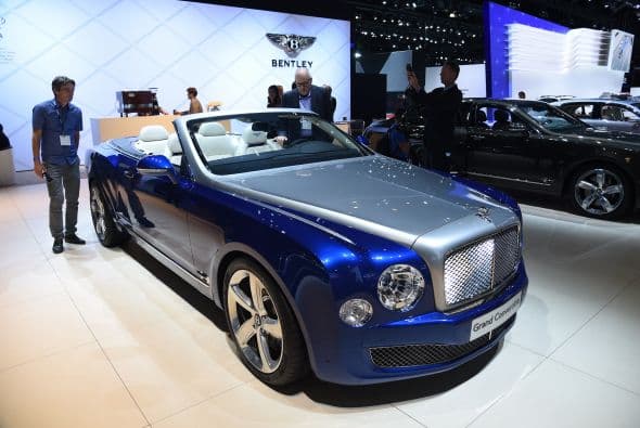 El lujo no se hizo esperar en el stand de Bentley con su nuevo concepto GranCabrio.