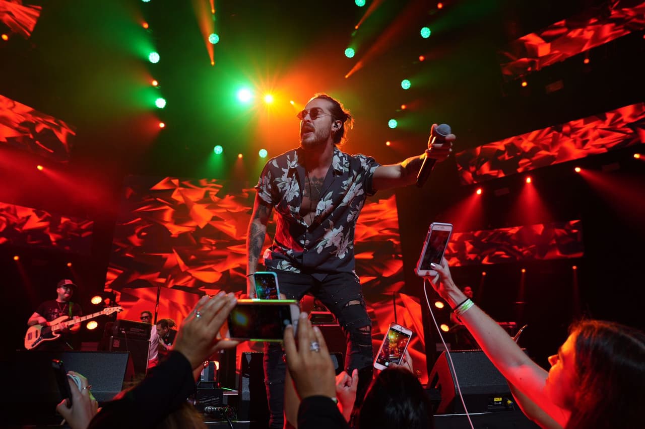 Piso 21 también sintió el calor del público que llenó el arena.