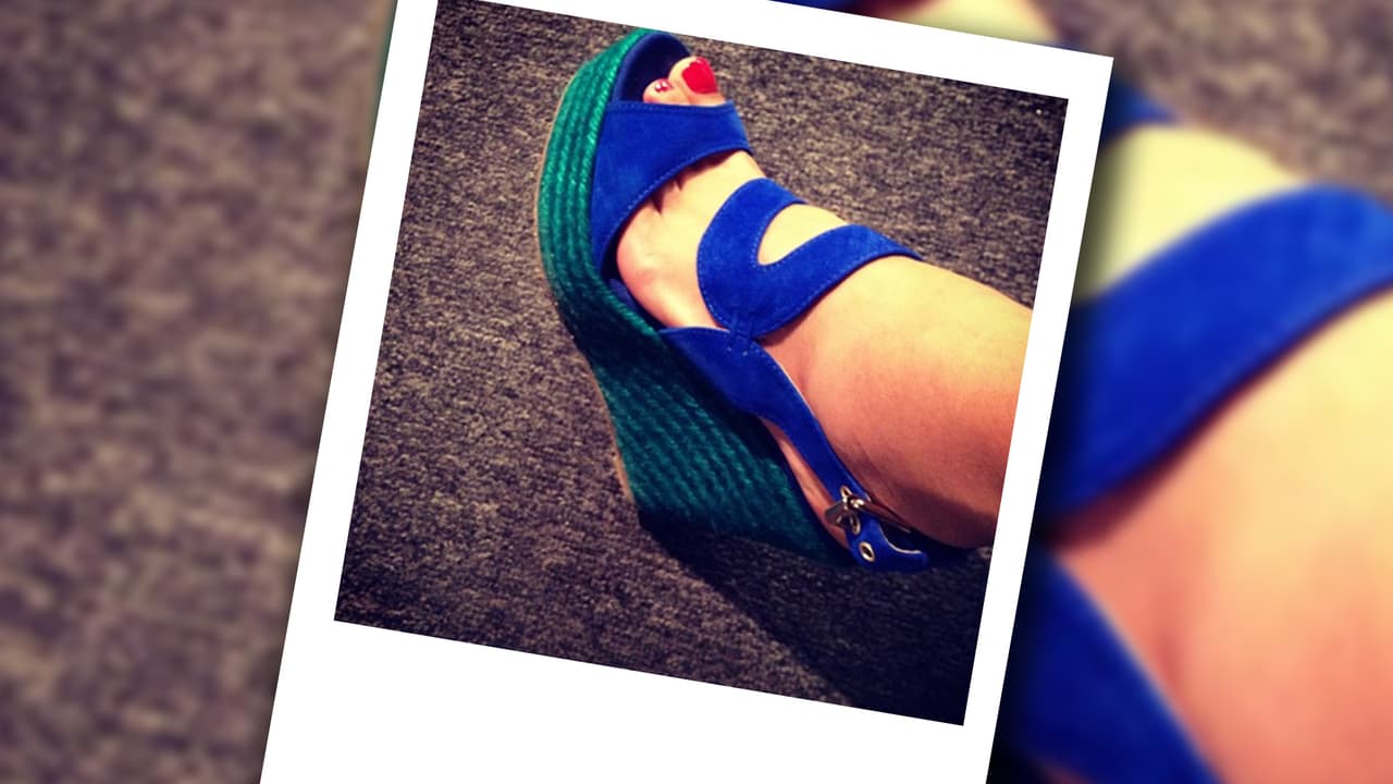 ¡Qué divertidas sandalias en plataforma!