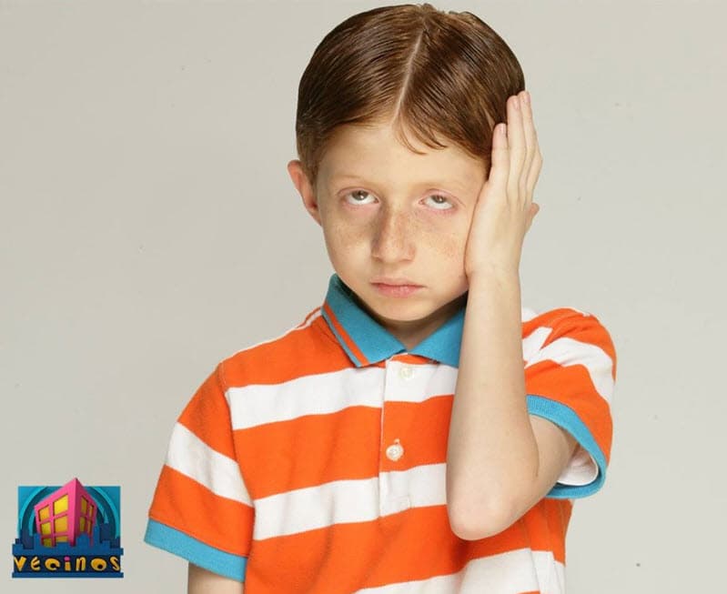 <b><a href="https://www.univision.com/famosos/el-actor-octavio-ocana-ya-no-es-un-nino-asi-luce-benito-en-vecinos-a-sus-20-anos-fotos" target="_blank">Octavio Ocaña</a></b>, actor que ha dado vida a ese emblemático personaje, era aún un pequeño cuando tuvo la ocurrencia de colocar una
<b> bomba de olor</b> en medio de las grabaciones. 
<br>