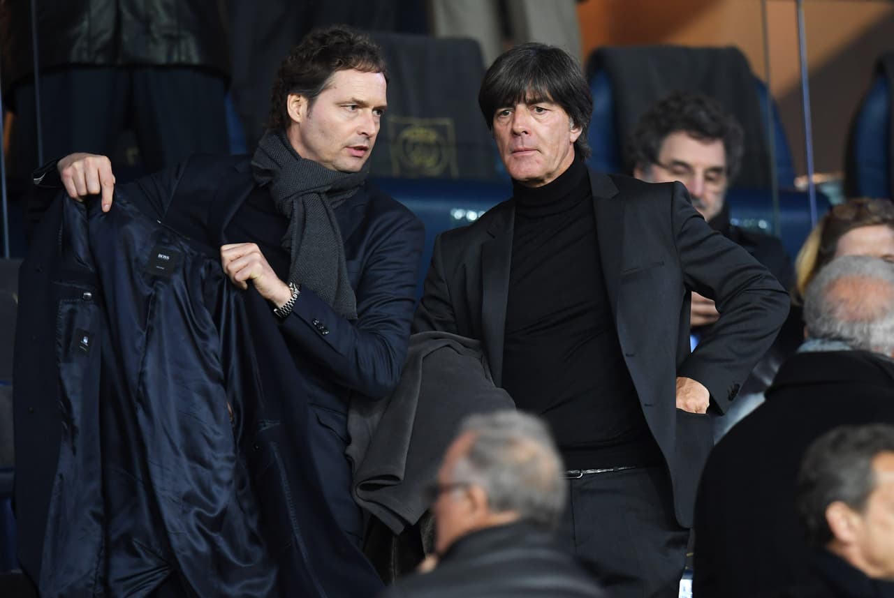 Joaquim Low, técnico de la selección de Alemania, fue uno de los espectadores que analizó el partido.