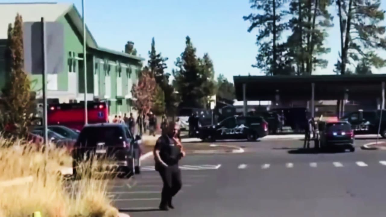 Reportan al menos cuatro víctimas mortales tras el tiroteo de hoy en una escuela primaria de Bend, Oregón