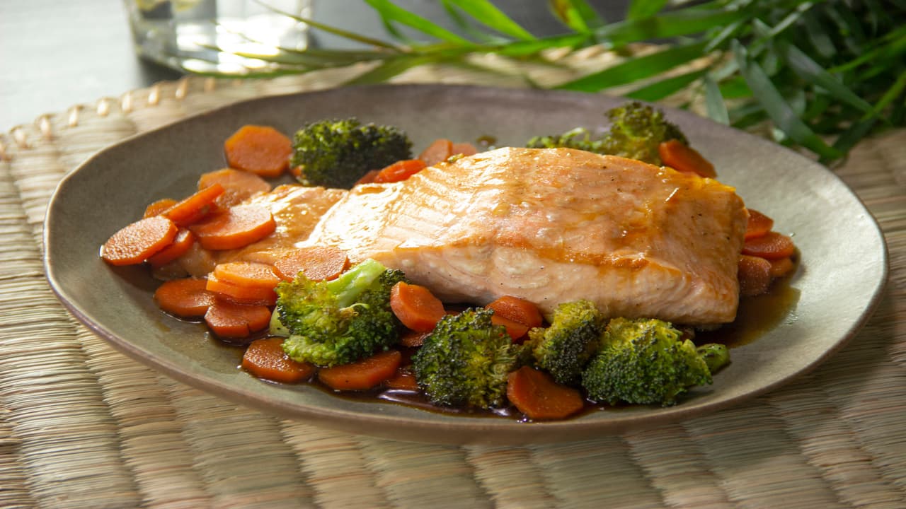 Salmón con soya y miel