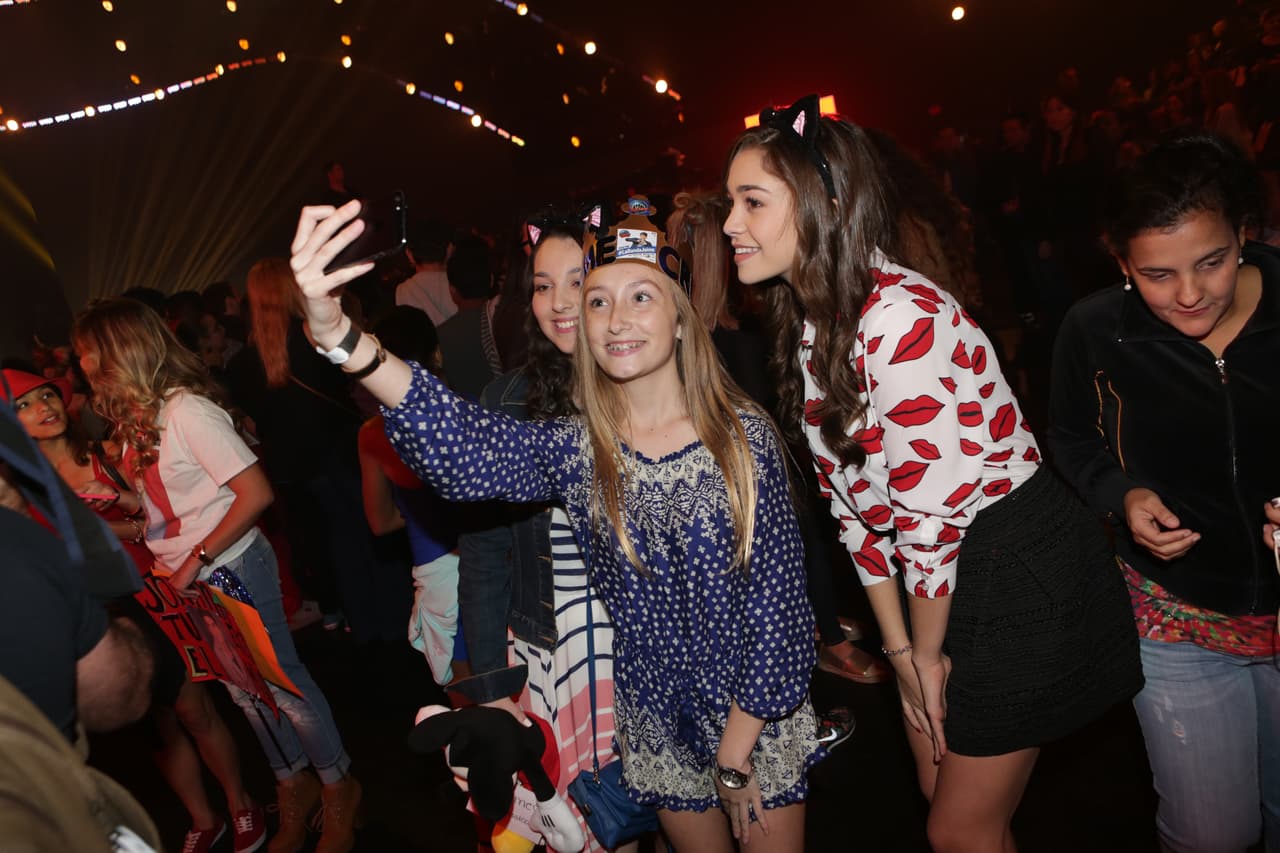 Tú también puedes ser parte del Backstage de tu programa favorito sumergiéndote en el tercer show en vivo de #LaBandaLIVE.