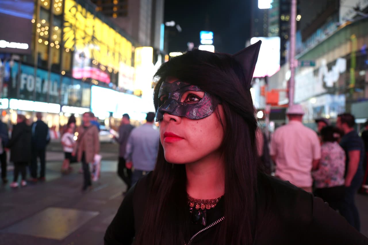 Daniela Onofre, llegó de Tarija, Bolivia, hace 3 años. Los valores de Nueva York para mí son: “Mucho respeto. Todo es muy hermoso… Pero como siempre: en todo lado hay una gente buena, hay una gente mala, de todo un poco (…) Uno tiene más oportunidades de progresar, de sobresalir más rápido".